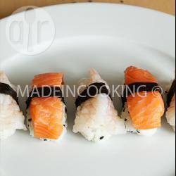 Recette sushis au saumon et aux crevettes – toutes les recettes ...