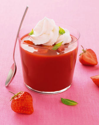 Recette de soupe de fraises, infusion menthe et chantilly