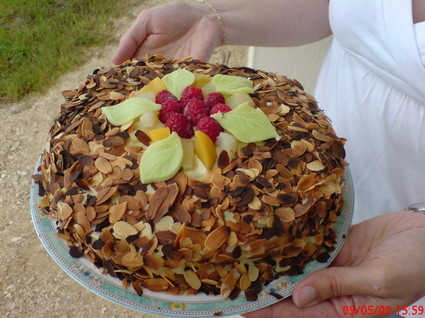 Recette de gâteau d'anniversaire tutti-frutti aux amandes